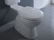 WC porcelanowe z pionowym odpływem 