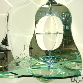 Lavabo d'angle en verre avec miroir